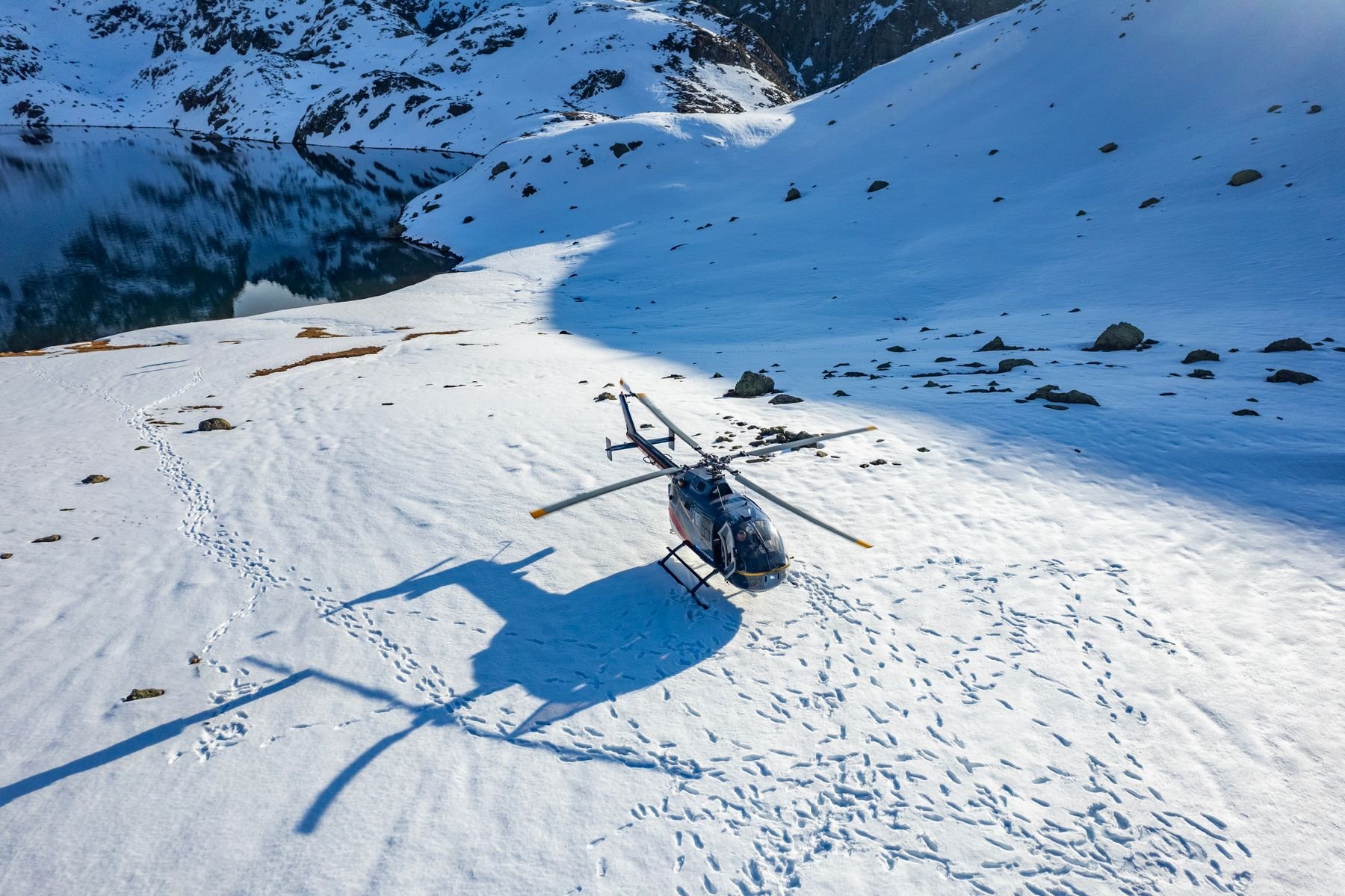 Heli-ski Iceland to the ocean